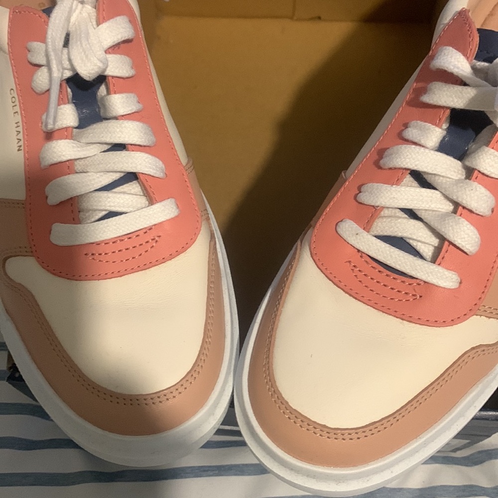 Cole Hana. Women’s Sneakers! - Picture 6 of 7